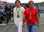 Хуан-Пабло Монтойя (справа) и его сын Себастьян на стартовом поле Гран При Великобритании, фото XPB