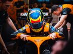 Оскар Пиастри в кокпите машины McLaren, фото пресс-службы команды