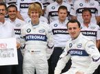 BMW-Sauber в 2006-м: во втором ряду второй справа – Андреас Зайдль, в центре – Себастьян Феттель, справа – Роберт Кубица