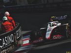Нико Хюлкенберг за рулём машины Haas на тренировке в Монако