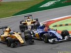 Борьба гонщиков Renault с Фелипе Насром