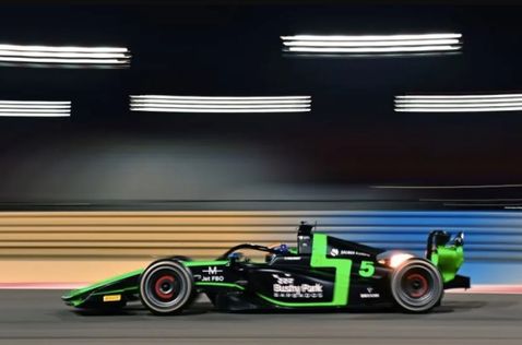 Зейн Мэлони на трассе в Бахрейне, фото пресс-службы Формулы 2