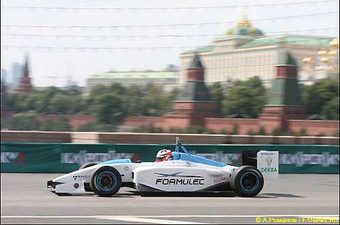 Алекс Према за рулем электромобиля Formulec на трассе Moscow City Racing