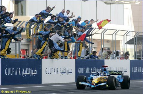 Победный финиш Френандо Алонсо на Гран При Бахрейна 2005 года