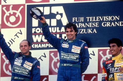 Подиум Гран При Японии 1990 года, слева направо – Роберто Морено, Нельсон Пике и Агури Сузуки, фото XPB