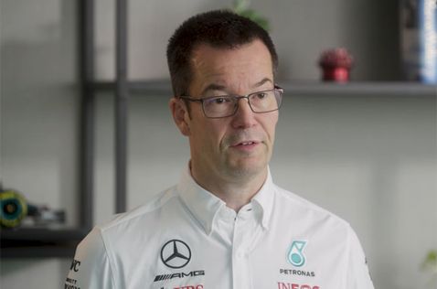 Майк Эллиотт, кадр из видео Mercedes