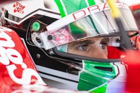 Антонио Джовинацци за рулём машины Dragon Penske, фото из Twitter гонщика