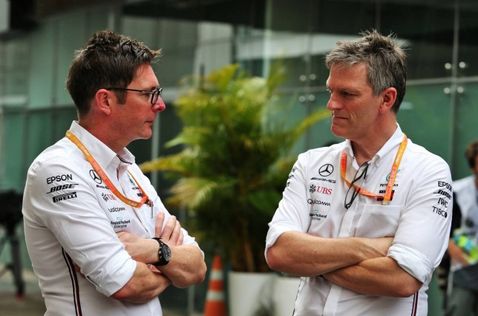Джеймс Эллисон (справа) и Эндрю Шовлин, главный гоночный инженер Mercedes, фото XPB