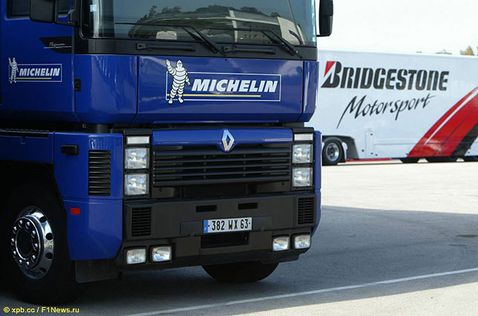До 2006 года включительно в Формуле 1 конкурировали две шинных компании – Michelin и Bridgestone