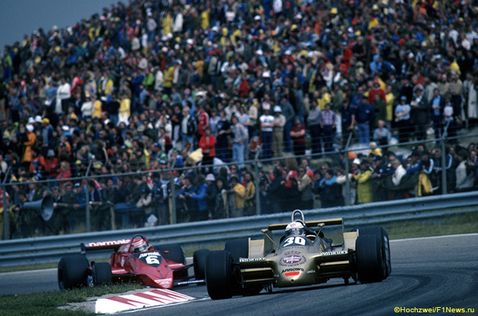 Эпизод Гран При Голландии 1979 года в Зандфорте, борьбу ведут гонщик Brabham Нельсон Пике (слева) и Йохен Масс из Arrows