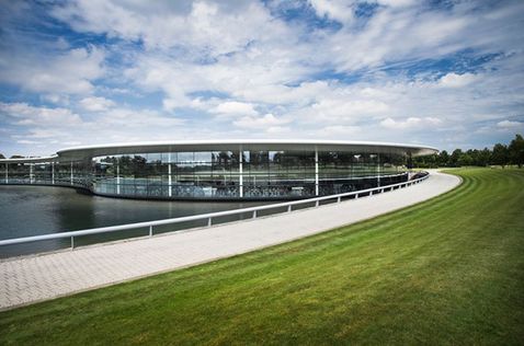 Штаб-квартира McLaren Technology Group в Уокинге