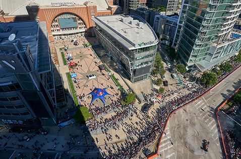 Серхио Перес проводит демо-заезды в Далласе, фото Red Bull