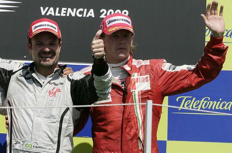 Рубенс Баррикелло и Кими Райкконен на подиуме Гран При Европы 2009 года