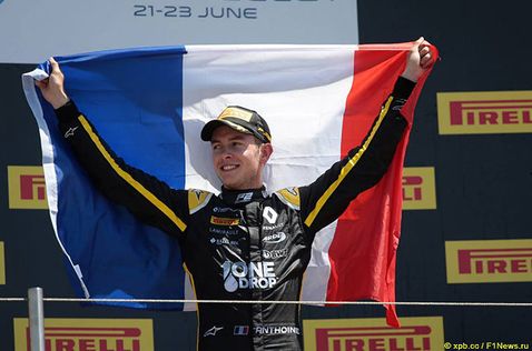 Антуан Юбер - победитель воскресной гонки Формулы 2 в Ле-Кастелле