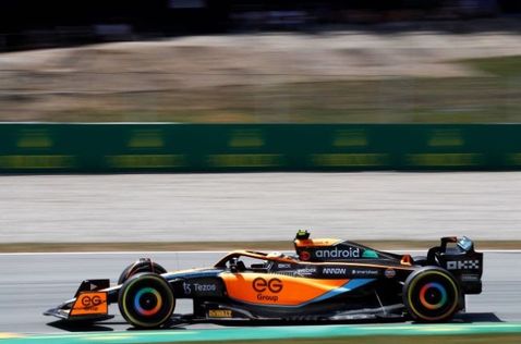 Ландо Норрис за рулём McLaren MCL36, фото пресс-службы команды