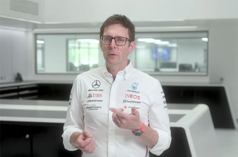 Эндрю Шовлин, кадр из видео Mercedes