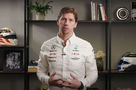 Джеймс Ваулз, главный стратег команды Mercedes
