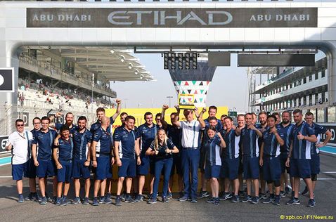 В Абу-Даби команда Williams получила приз DHL по итогам сезона